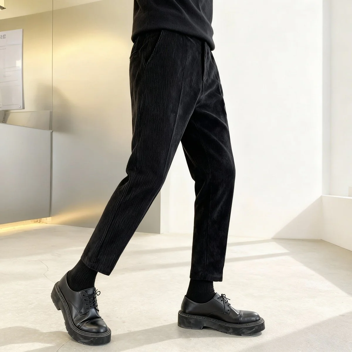 GS No. 138 Cropped Pants - Image 5