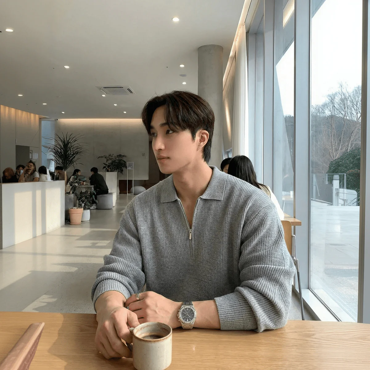 GS No. 224 Collared Sweater